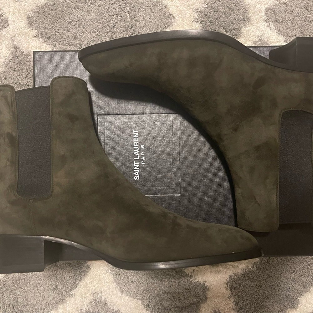 Saint Laurent Wyatt 40 Chelsea Boots in Sabble Brown Color, size 43